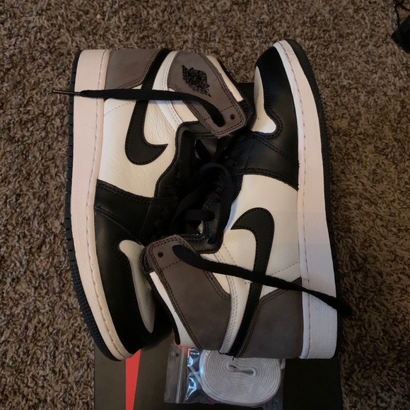 Jordan Retro 1 Mocha - Picture 1 of 7